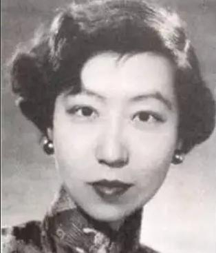 张爱玲死时遗产达33万美元，这笔钱当时能在上海市中心买10套+两居室，但她全部送