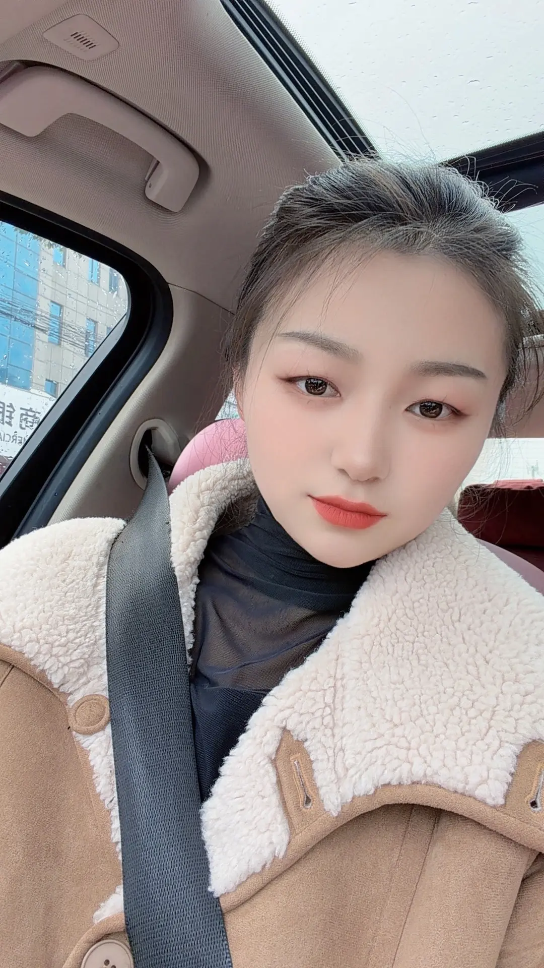 让人变强的从来不是道理          而是咬牙挺过来的经历…”