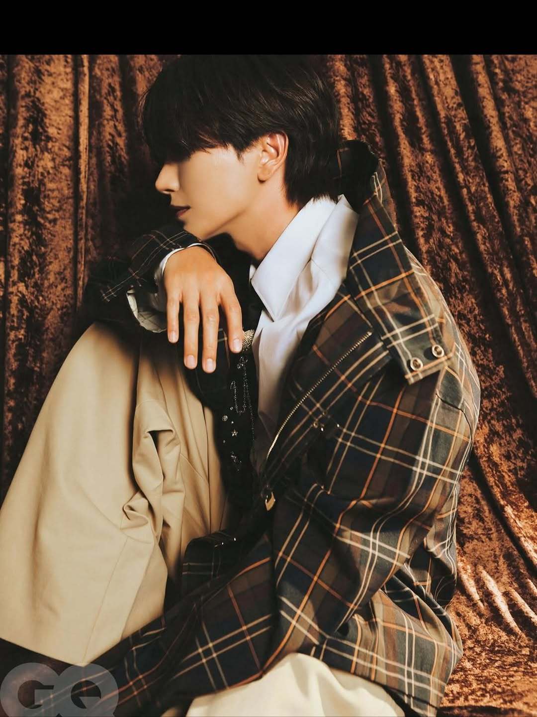 “CB百蓝_。251120 IG更新：GQmanofyear 