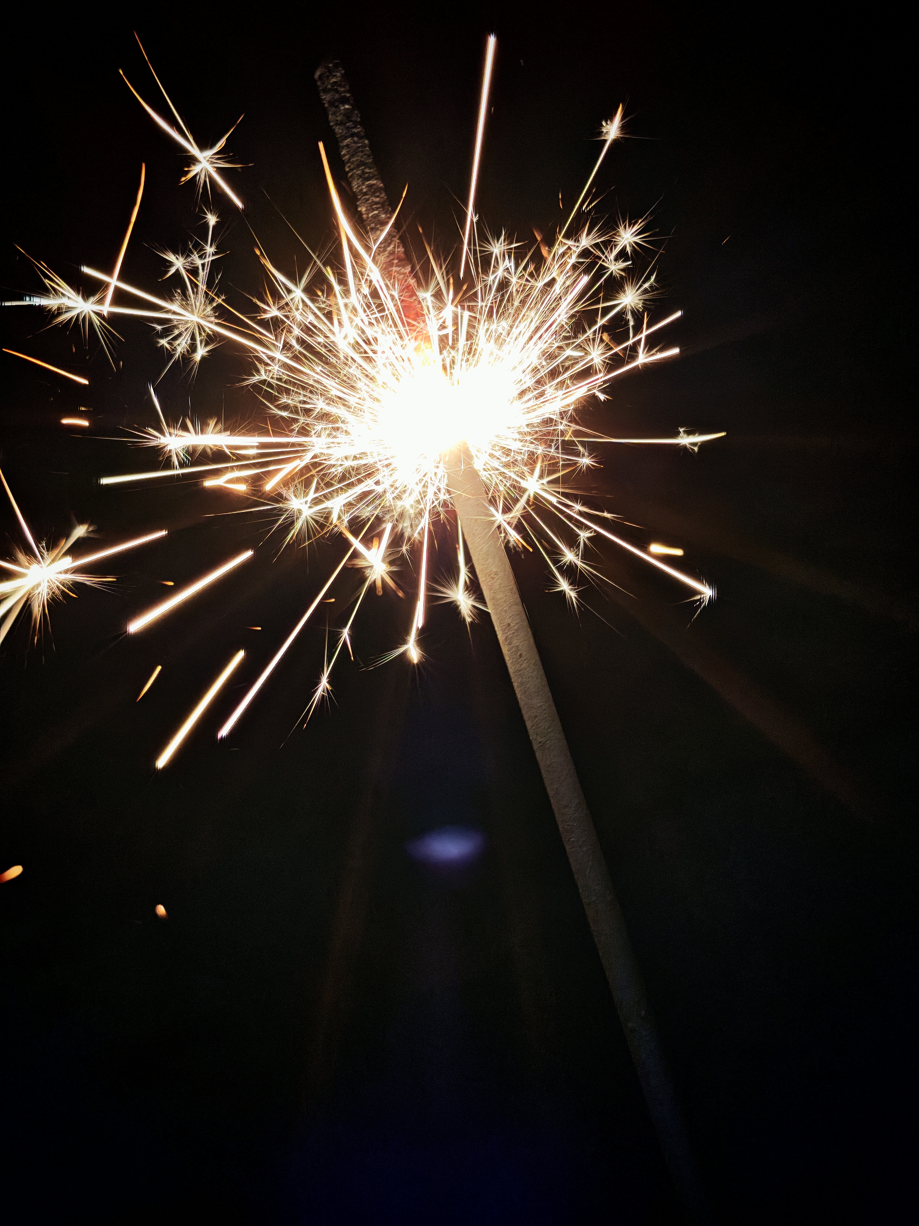 雷军赞小米17Ultra为烟花神器是嘛，这么说来我拍的小烟花动图也很好看，所以荣