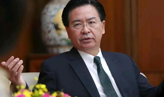 5 月 21 日，早已被列入相关惩戒清单的吴钊燮公开发表言论，说辞刻意歪曲事实，