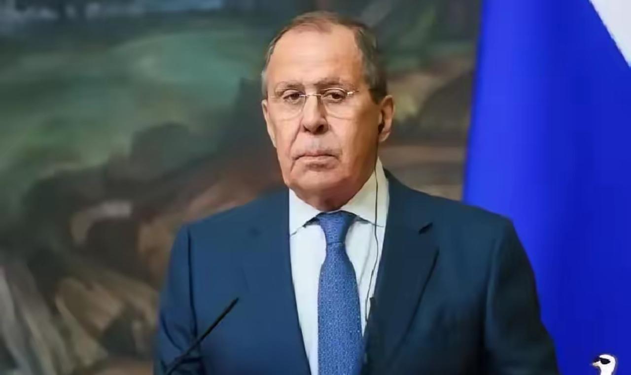 俄罗斯的真正死敌，既不是美国，也不是德国，而是那个两百年来的"影子"——总在它要