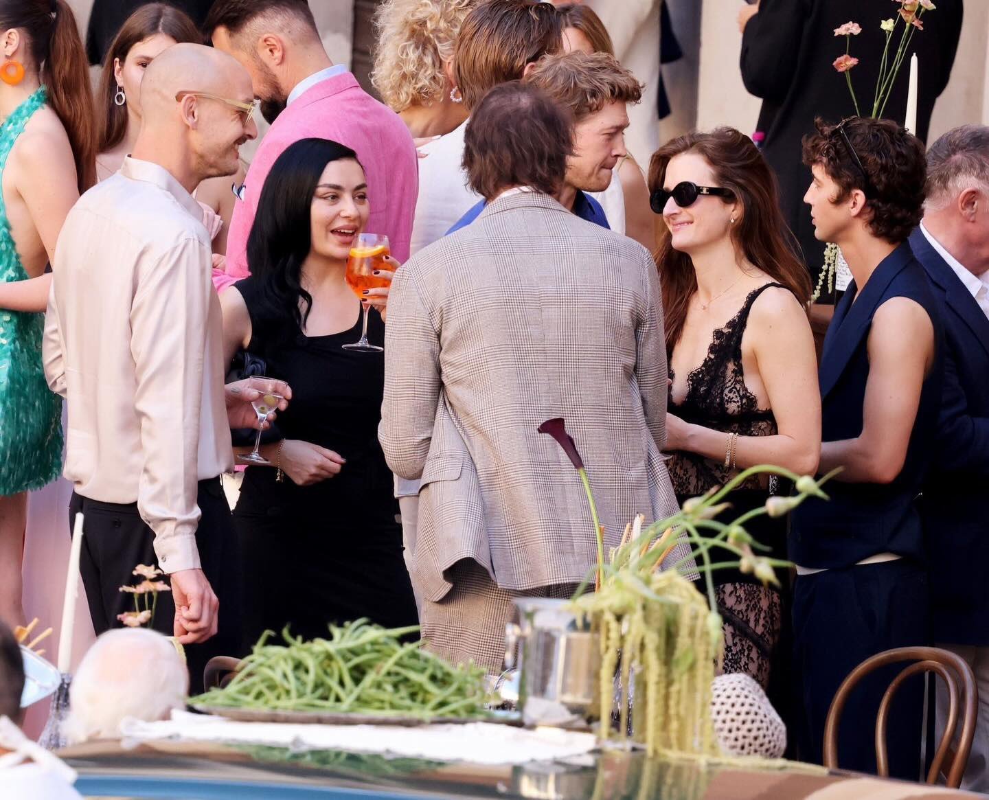 Charli xcx 和丈夫 George Daniel、Joe Alwyn、G
