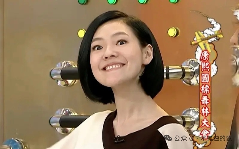 爱情公寓真的太超前了我感觉现在急需一种常年每周三更的肥皂剧拯救，就类似康熙这种，