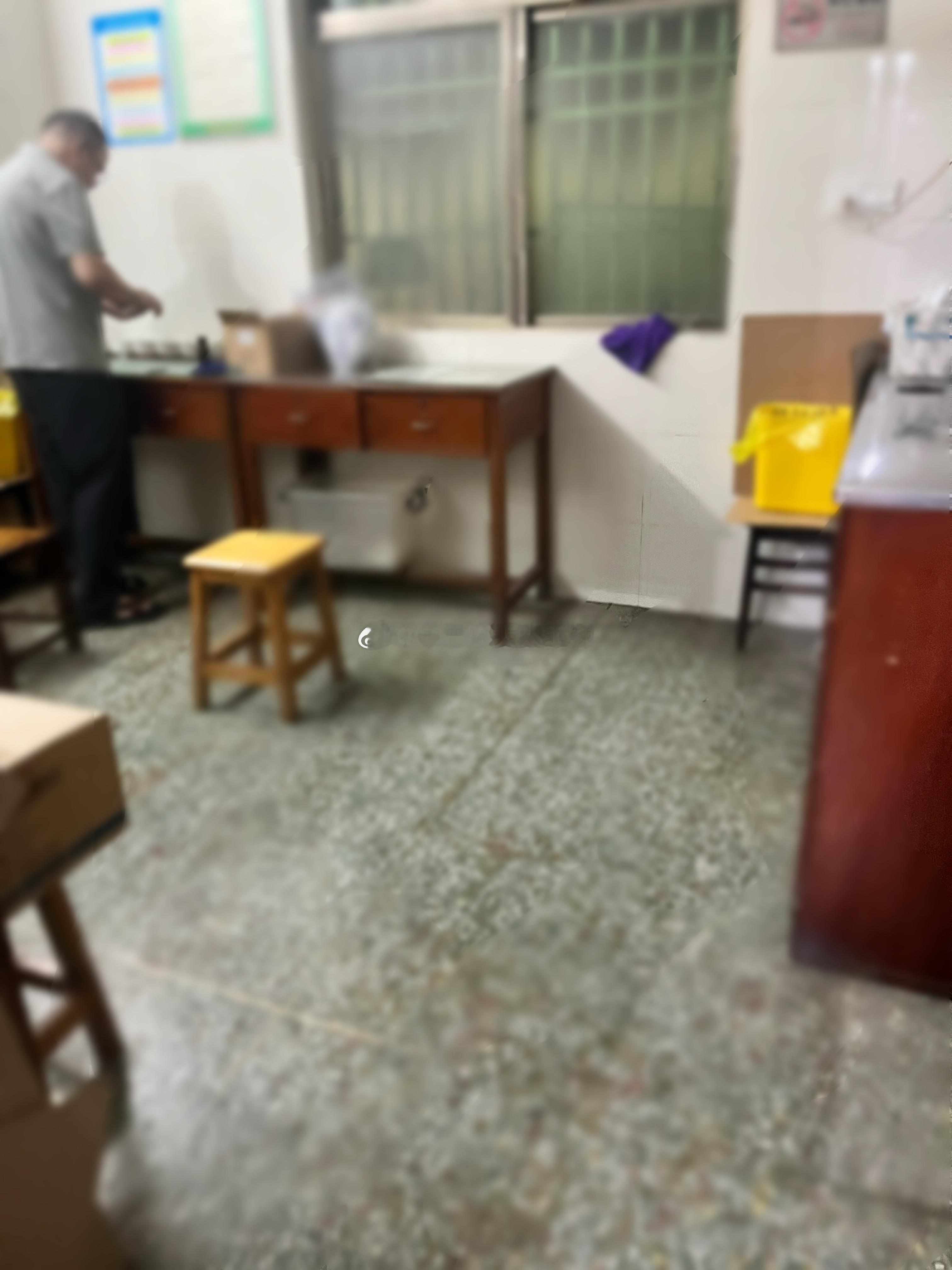 我一直以为我的xp里有打屁股针的位置…直到我刚挨了两针现在趴在床上打点滴，我确信