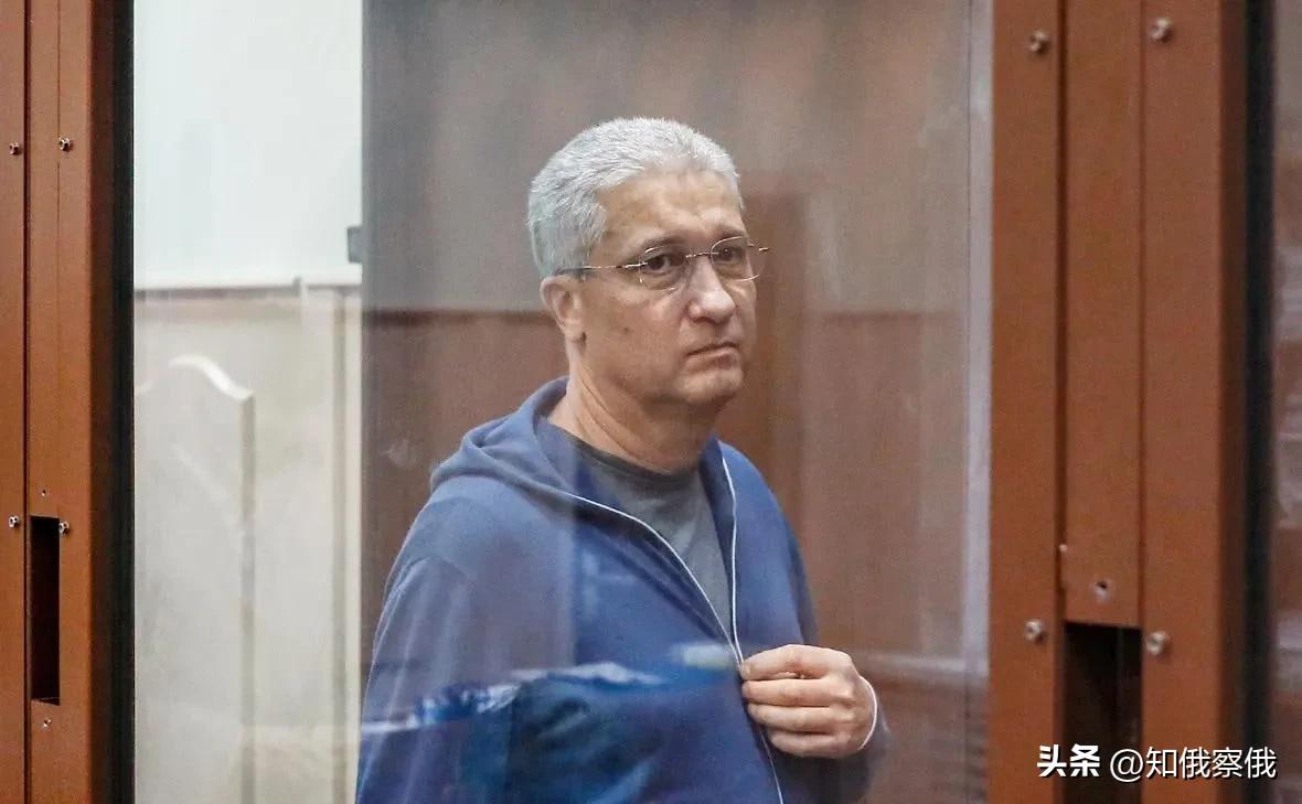 俄国防部前副部长：中央政府中还有没抓出的贪腐分子

因贪污而被解职的俄联邦国防部