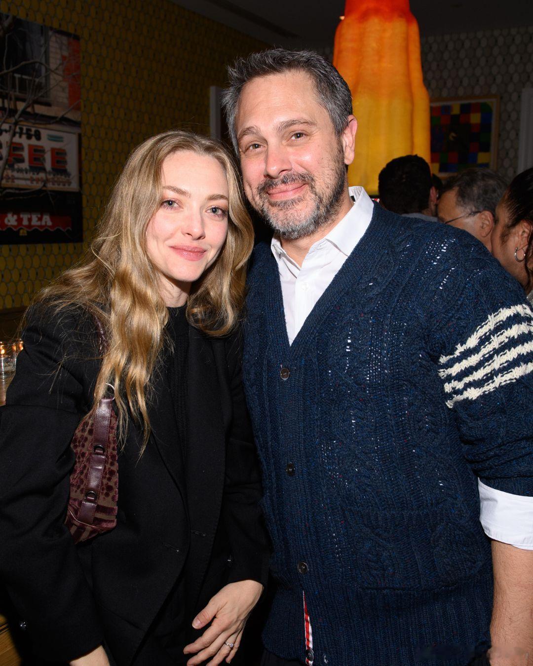 《Daily mail》报道Amanda Seyfried阿曼达塞弗莱德和老公T