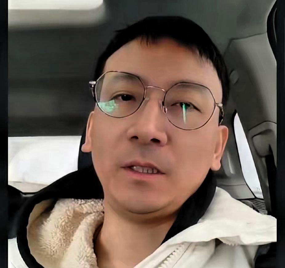 张书昨日一番直言
直接戳破了流量裹挟下的畸形支持！
 
网友都看到了，很多打着陪