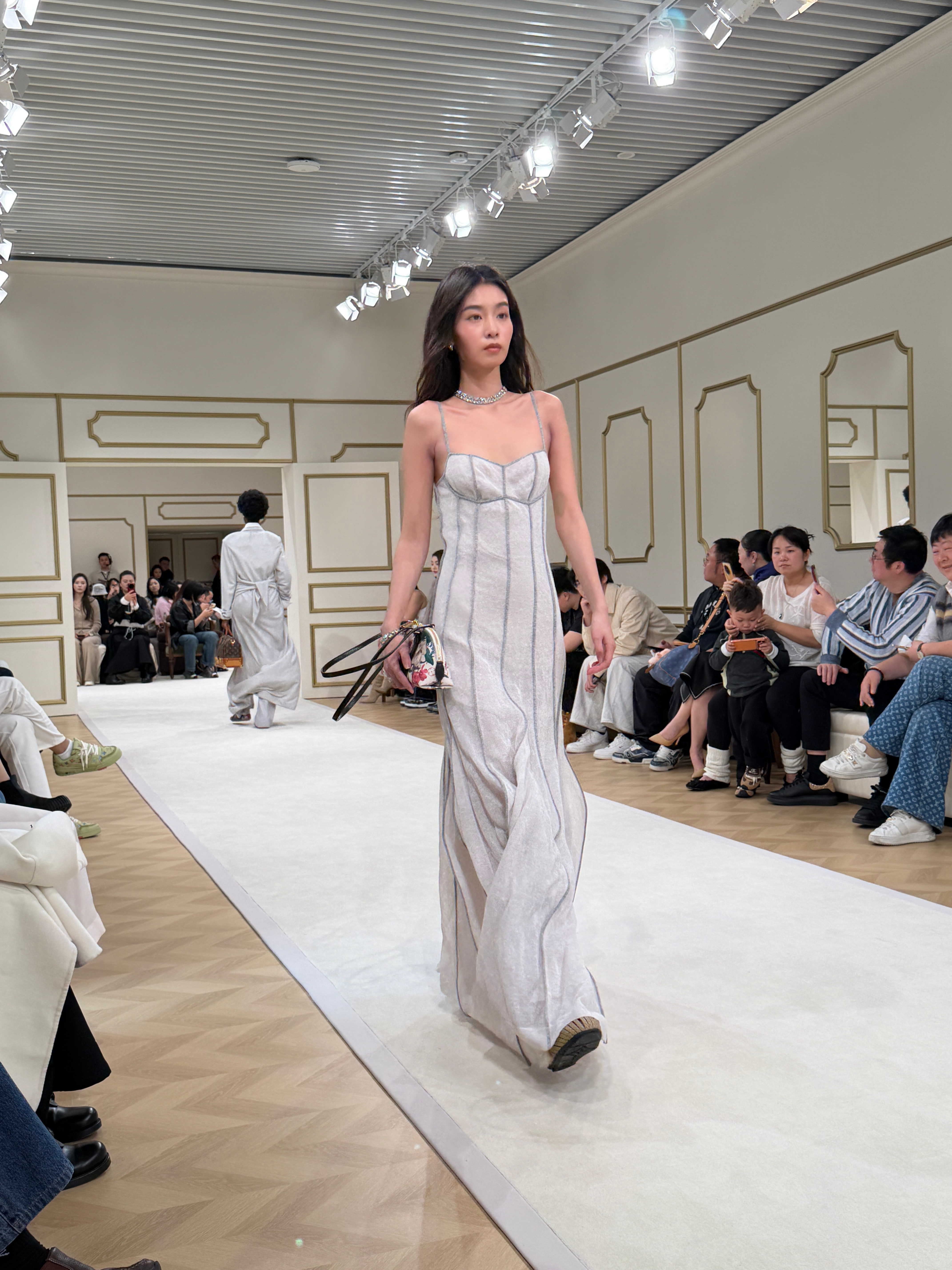 受邀LV 2026春夏大秀｜在杭州遇见顶流奢品日常分享今天穿什么lv精致女孩