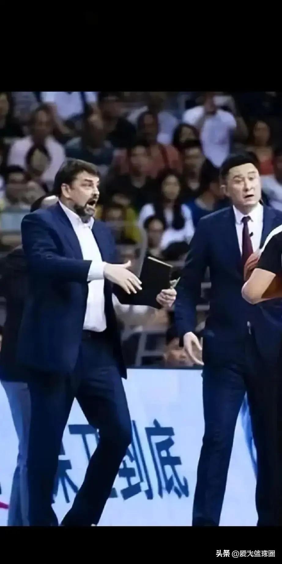 杜锋还没续约，如果不畅谁能接任？

1. 米切尔

2.王怀玉

3.伊戈尔
