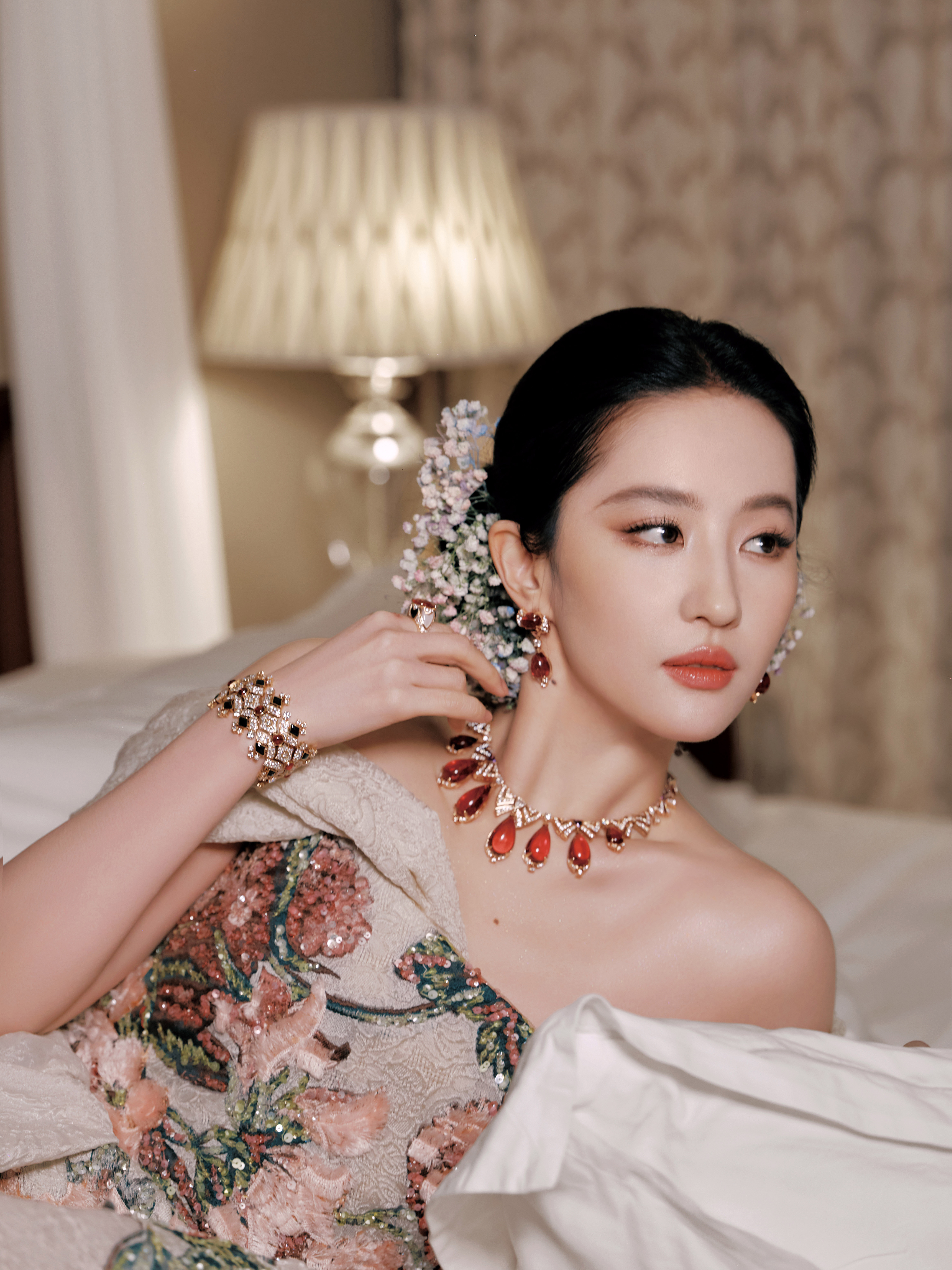 刘亦菲 × VOGUE时尚之力盛会 今日盛典带来 Elie Saab 2025秋