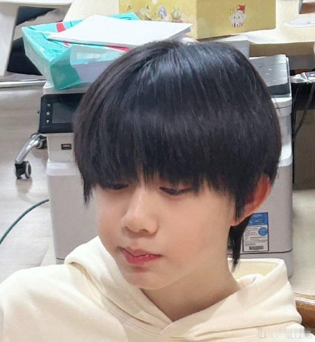 小白馒头脸 脸颊肉真的好萌萌🥺​​​
