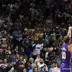 NBA常规赛继续进行，洛杉矶湖人队（46胜25负）继续连胜。东契奇得到33分和8