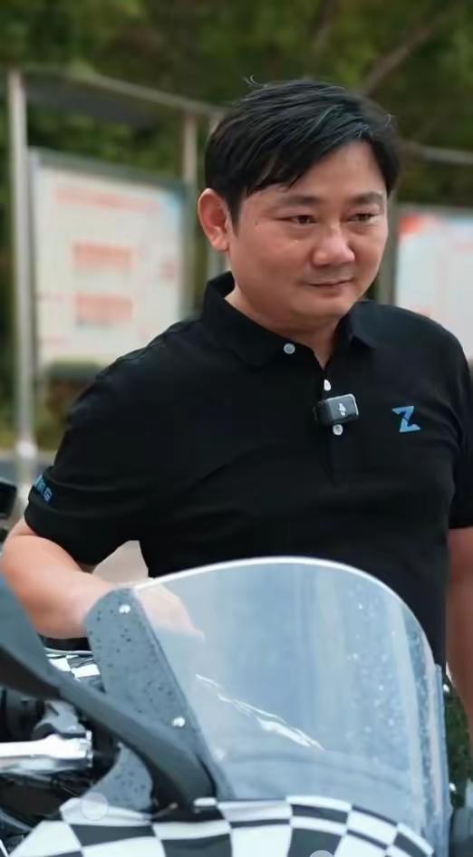 有个事我一直不敢说

别看各地企业老板都扎堆去胖东来学习

实际上九成以上的老板