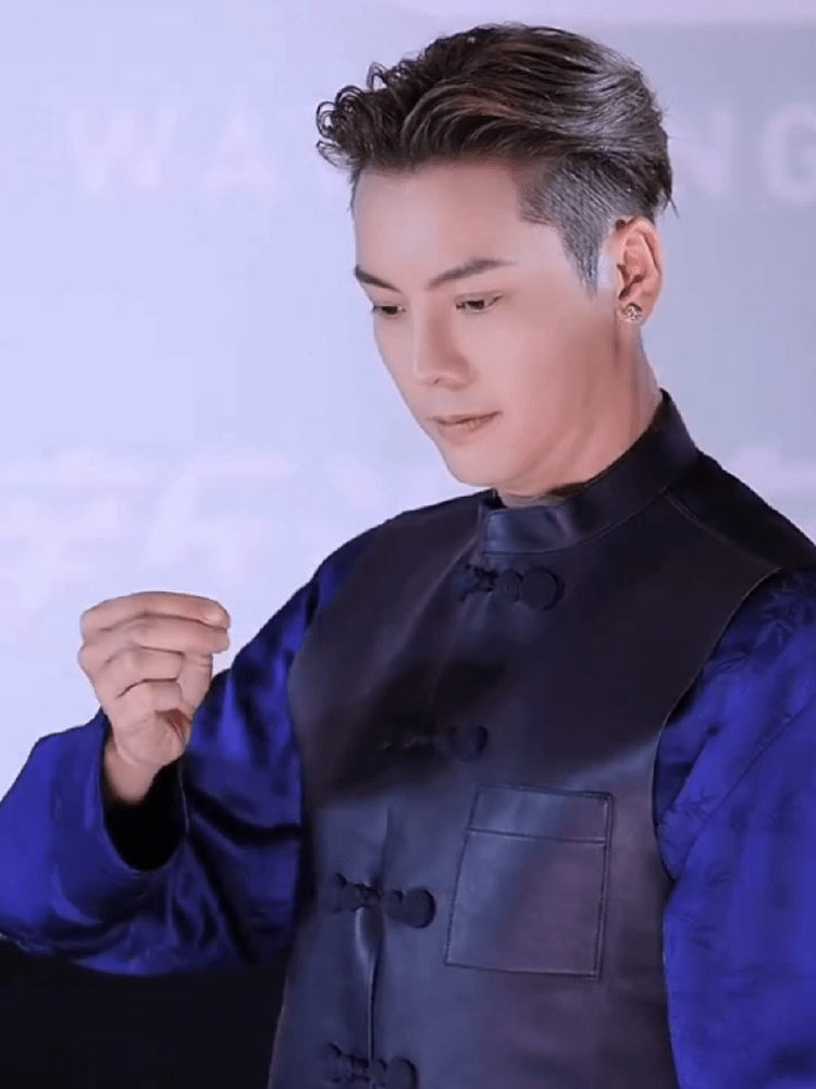 陈伟霆cha了震胸舞九门追剧团又一名场面出圈，陈伟霆震胸舞质感绝佳，强劲震感直击