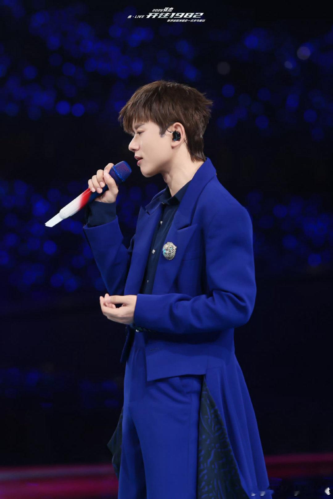 张杰鸟巢唱完大庆功张杰的鸟巢关键帧 “谢谢你们每一位 每一位 你们本来可以有自己