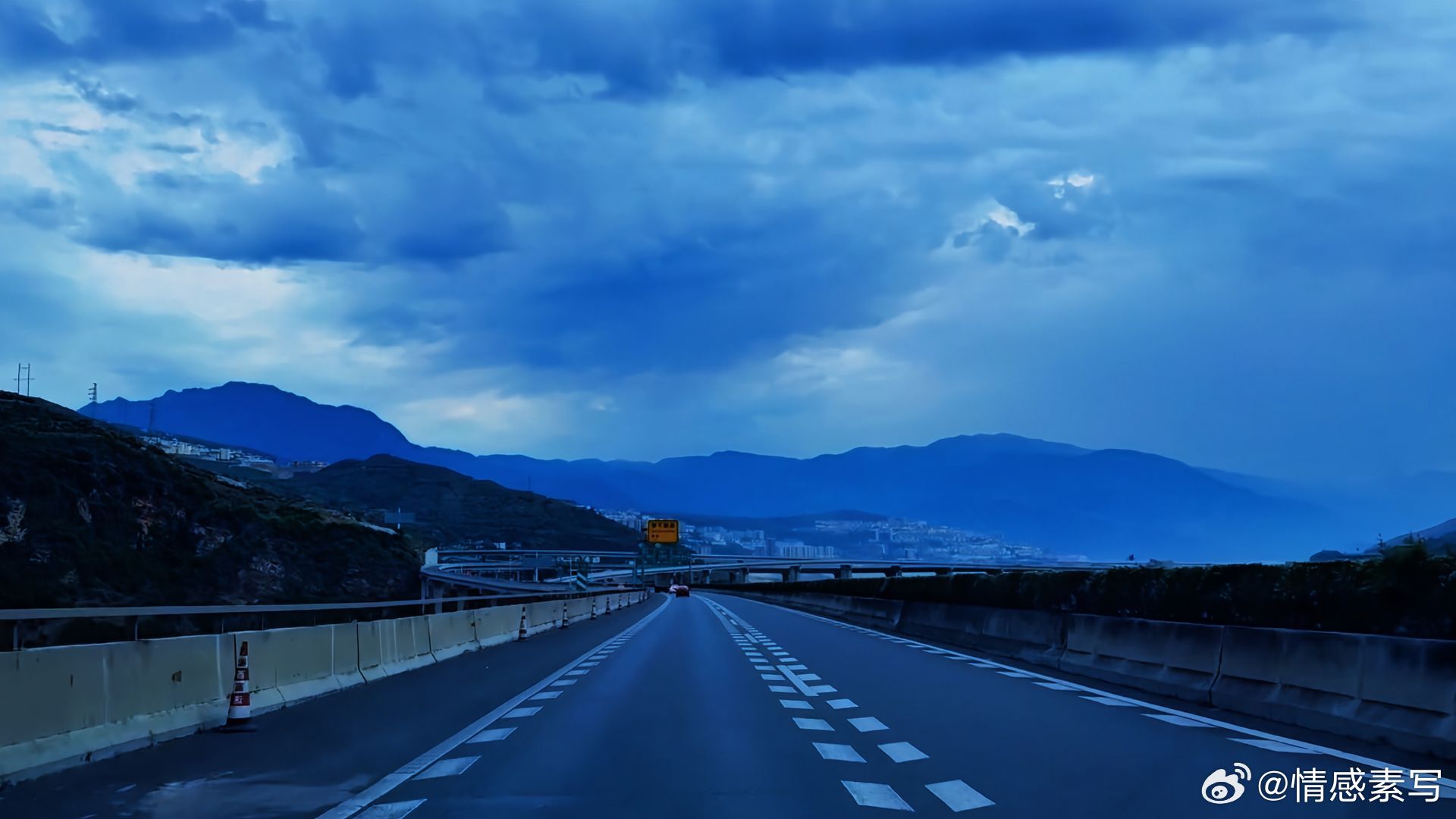 随手拍淡化一段感情，薄情的人选择了新欢。深情的人选择了时间，然而时间告诉了我，真