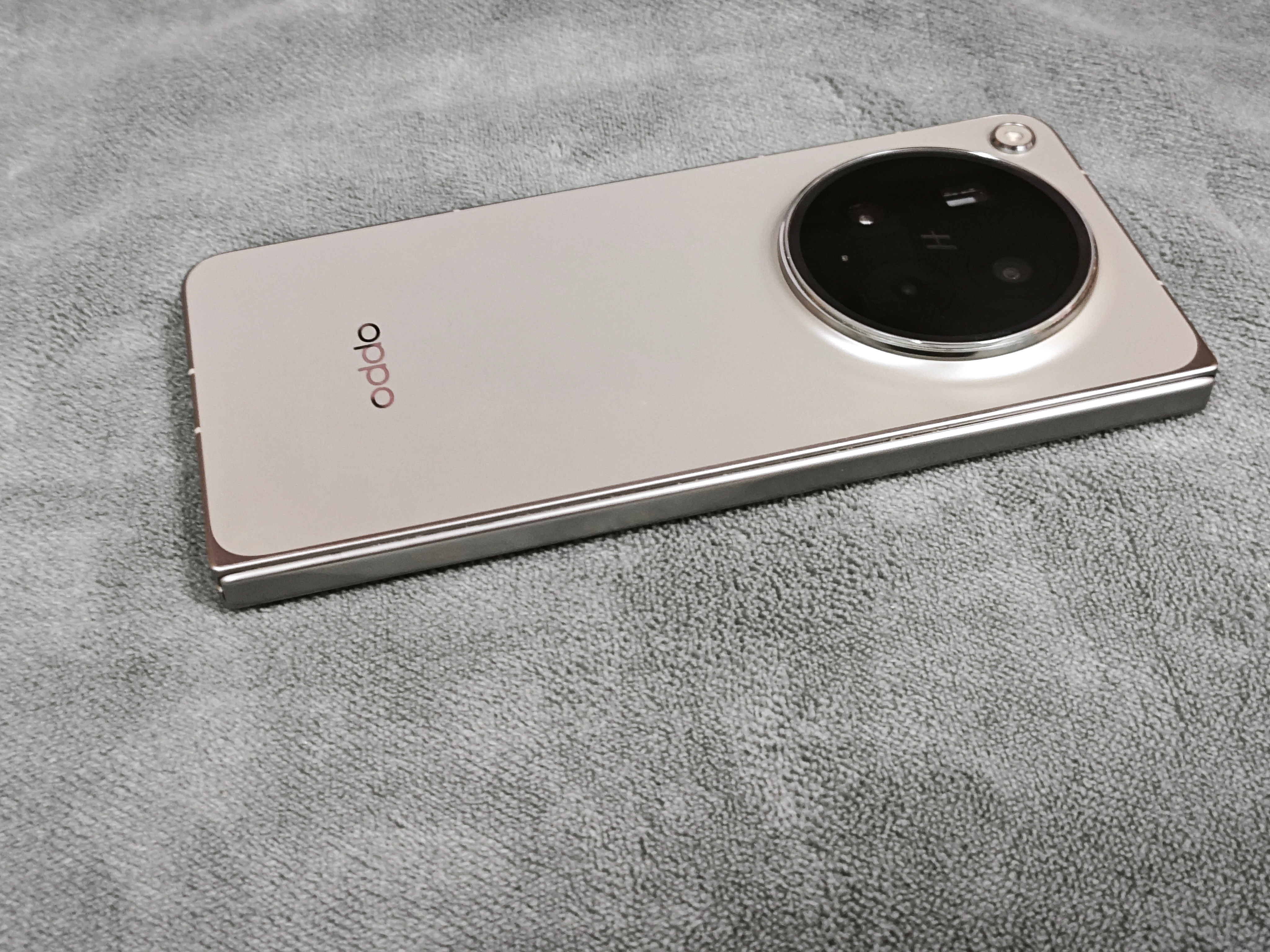 OPPO Find N6购买及回收联系方式见图 