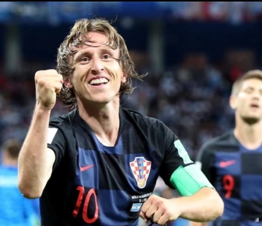 克罗地亚阵容星光熠熠，战术体系成熟稳定。中场布罗佐维奇、莫德里奇、科瓦契奇的世界