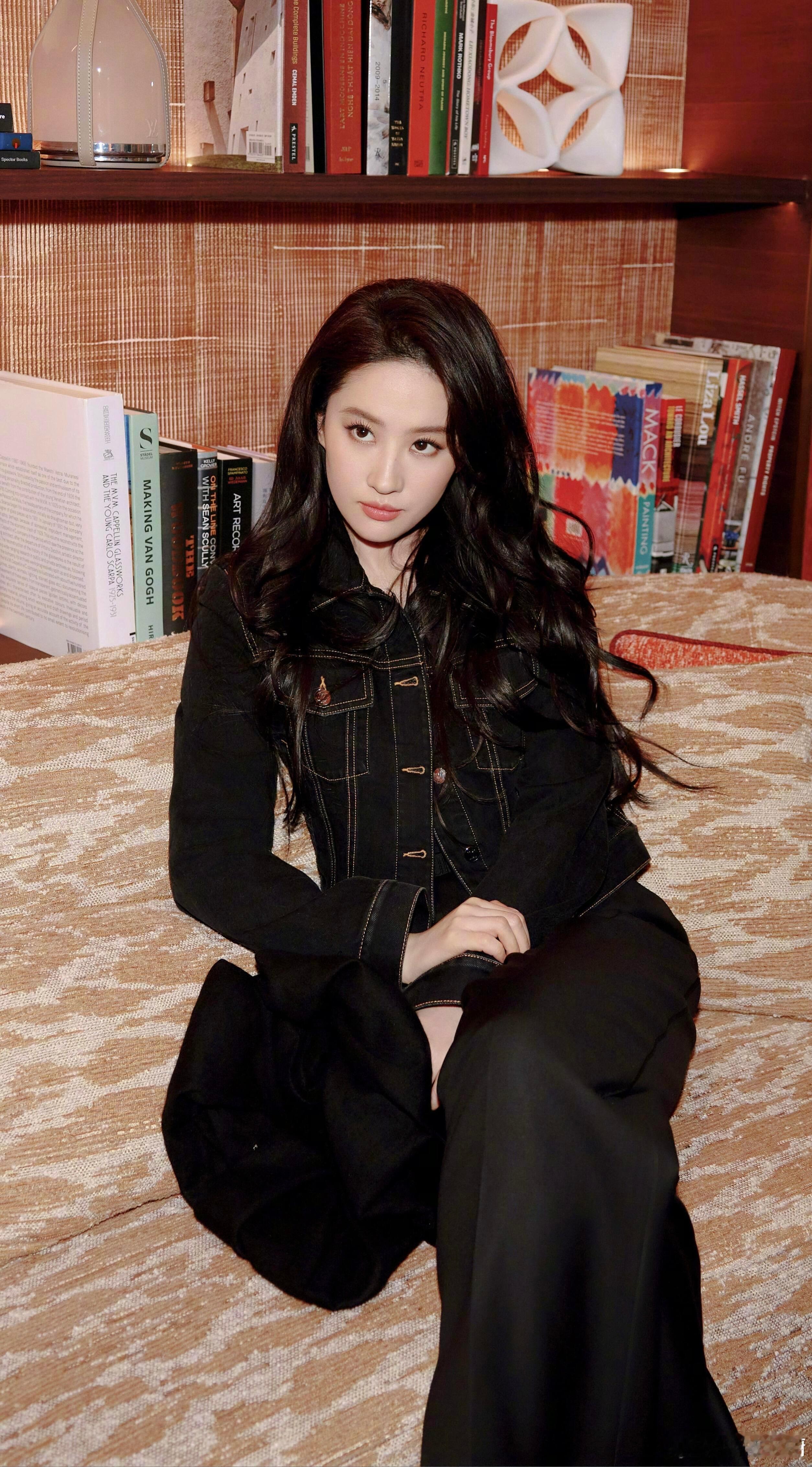 把小红帽焊死在刘亦菲头上！可爱又娇俏，太好看了！ 