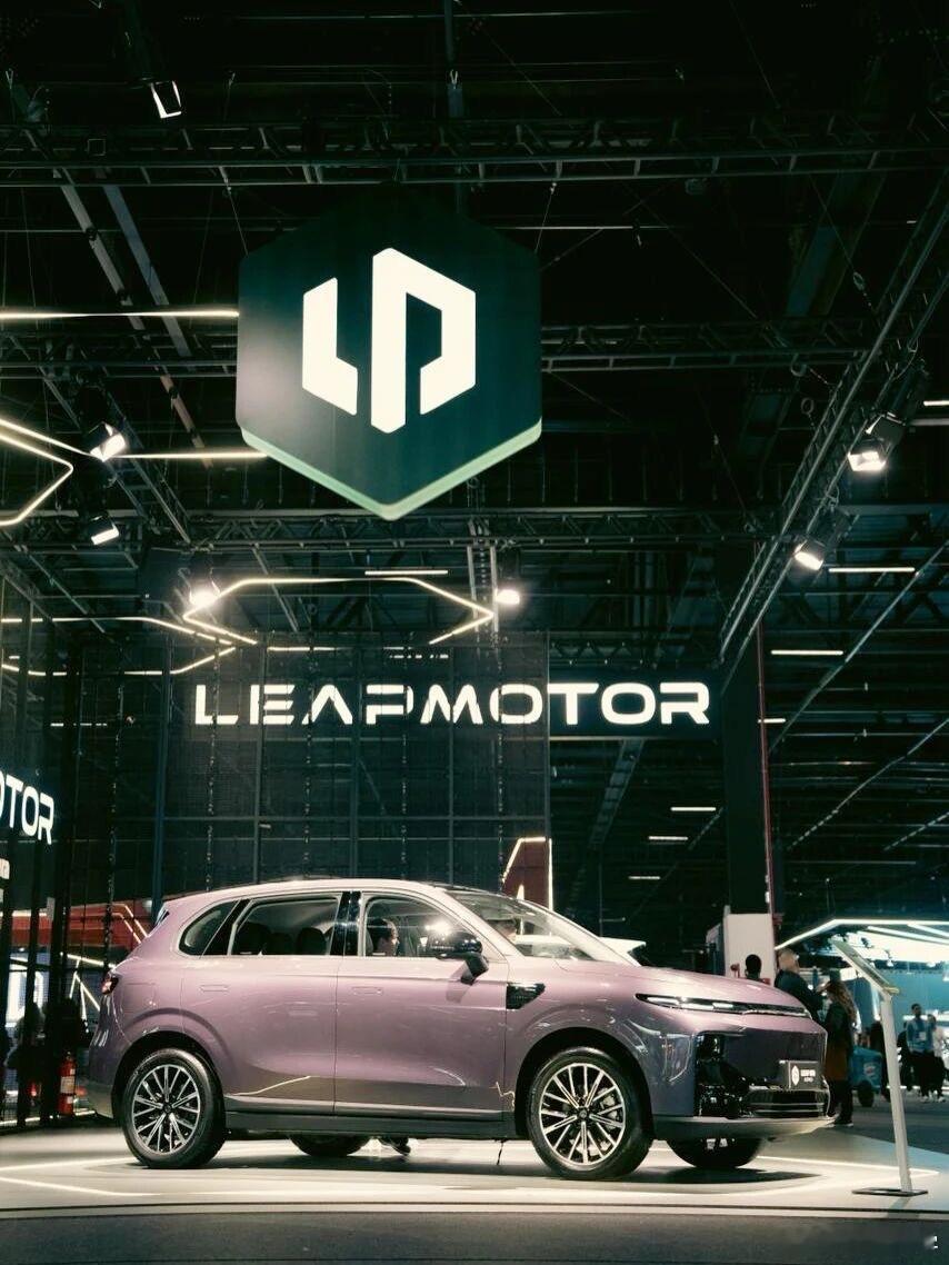 零跑汽车正式登陆南美市场，目前在巴西和智利推出了C10的纯电版与增程版，以及中型