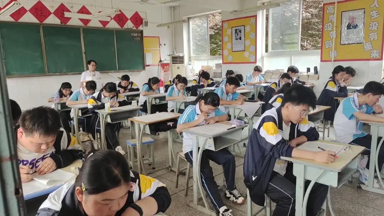 新一届的初三学子马上正式踏上征程了，那么历史道法这两个不起眼的小科目到底应该怎么