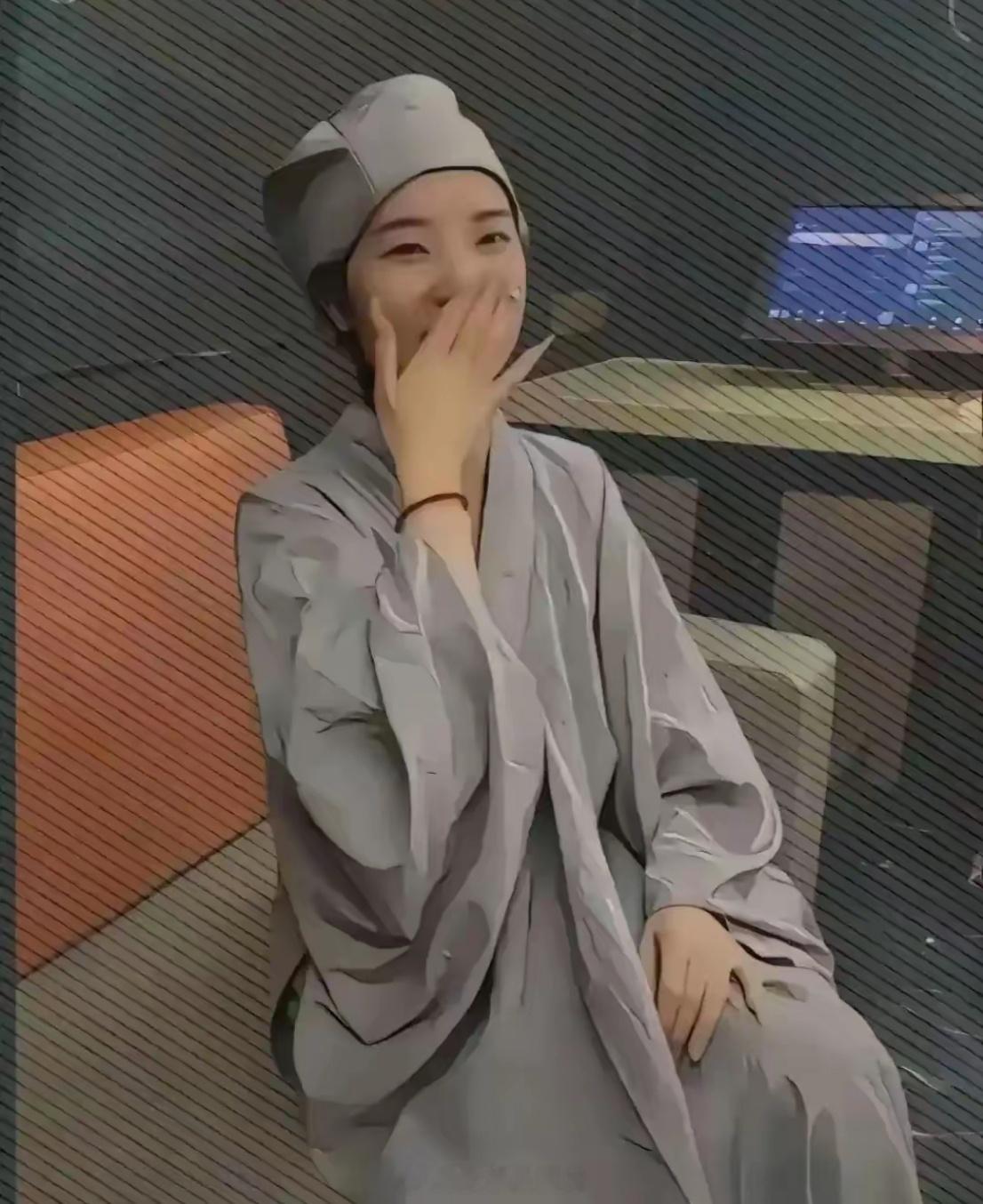 街头，一位眼里有光的仙姑。