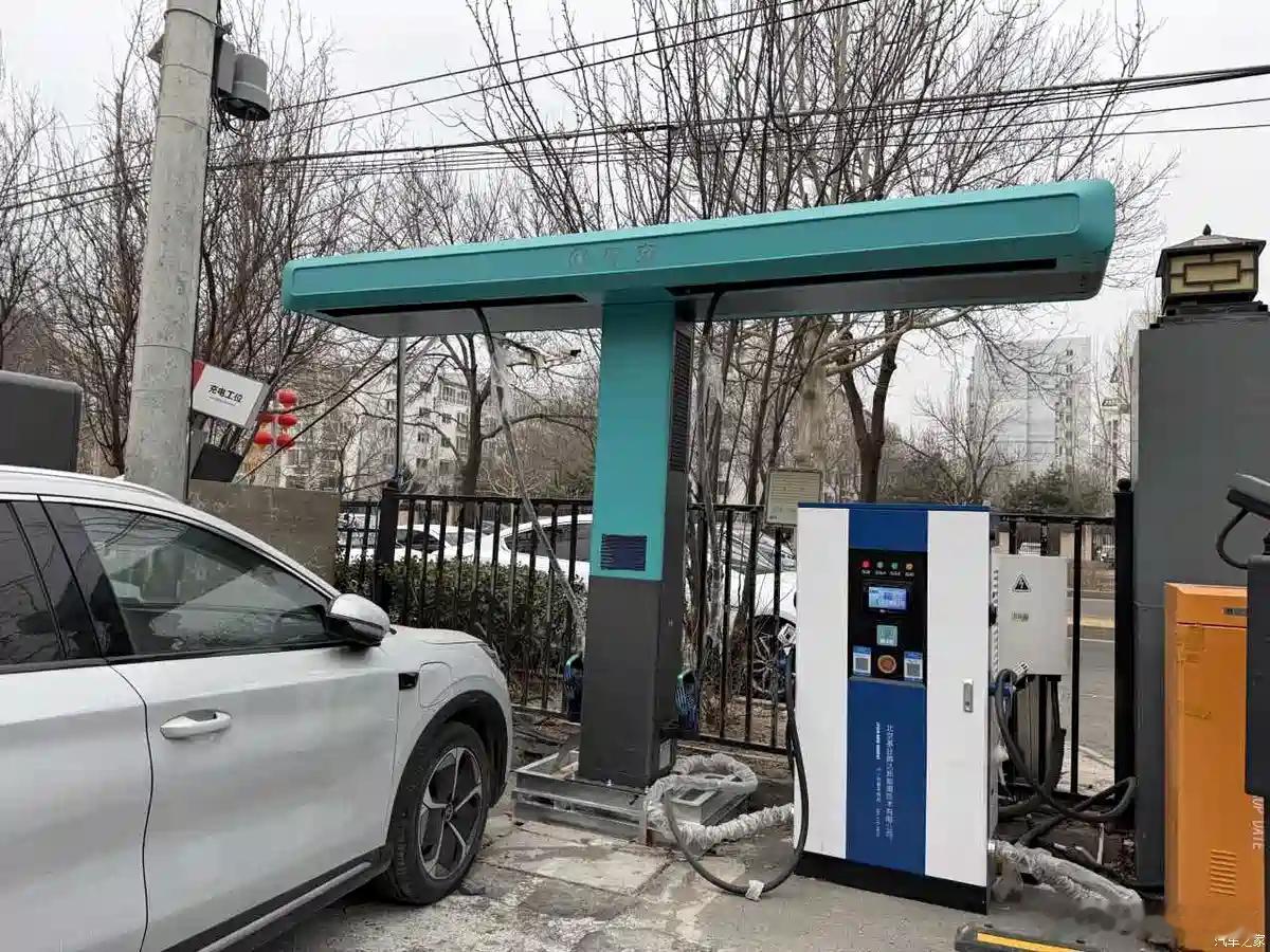 懂车之道讯 日前我们获悉，比亚迪将于3月5日举办技术发布会，有望发布兆瓦闪充2.