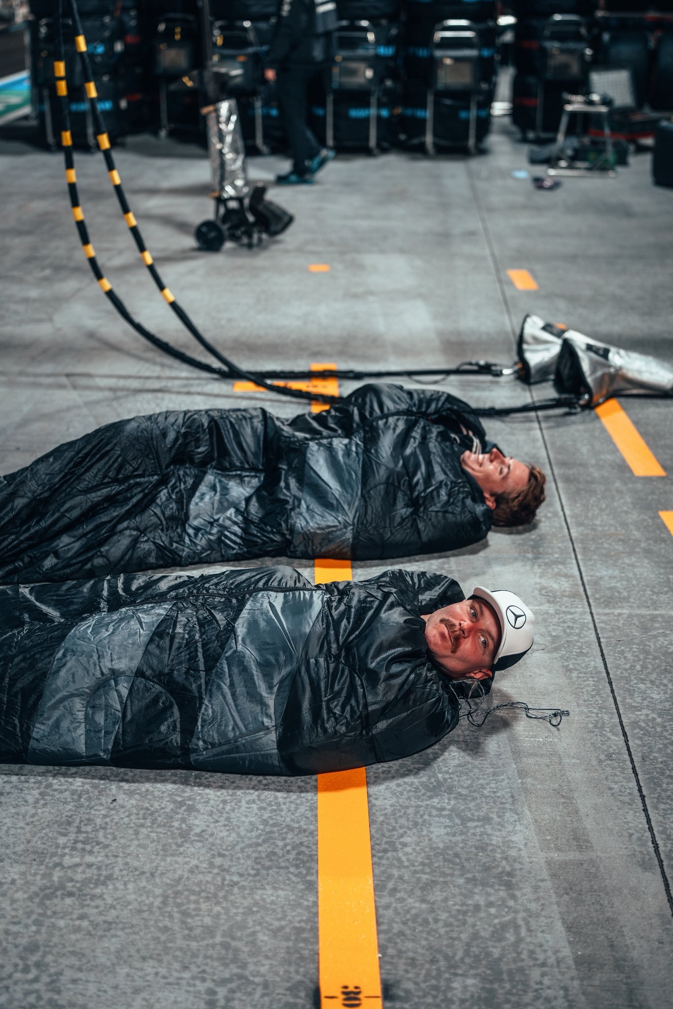 啊 被绑架了你就眨眨眼