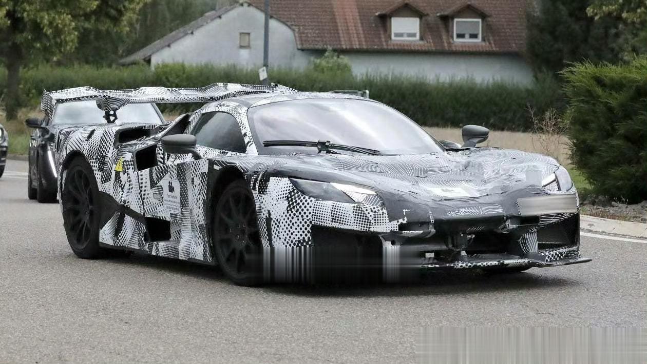 法拉利新马王即将登基 预计明年发布法拉利的下一代超级跑车已经开启了道路测试。新车