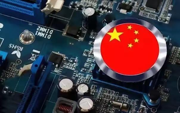 中国撤下2550亿芯片大单，欧洲和美企车间里的光刻机声响瞬间停摆，成堆的高端芯片