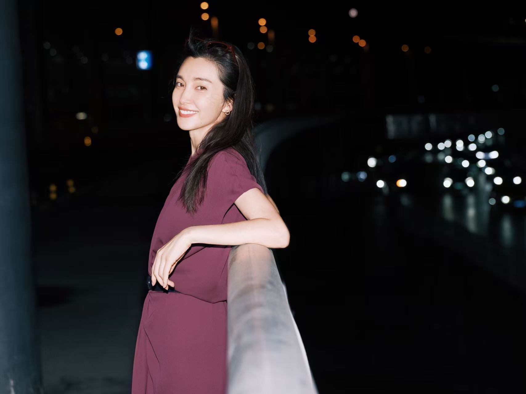 李冰冰出发巴黎高定周状态 李冰冰再次启程巴黎高定周，此番将亮相老友Giorgio