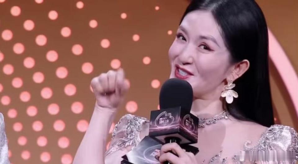 谢娜模仿邓超谢娜模仿邓超亚比囧囧囧 谢娜：只要我不尴尬，尴尬的就是邓超！模仿到了