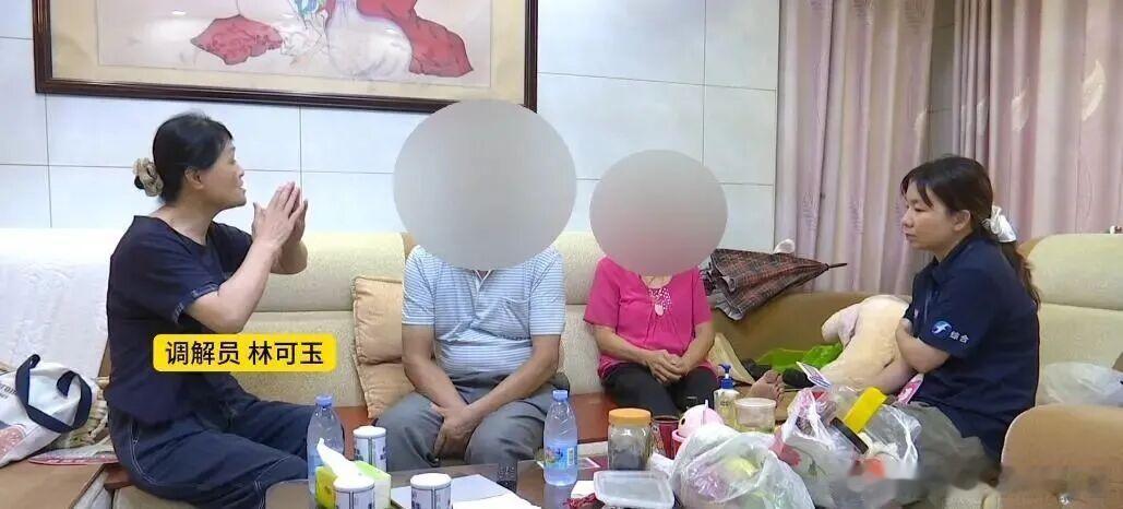 夫妻结婚40年都AA制丈夫在家装监控结婚40年坚持AA制，福州七旬夫妻同住一屋却