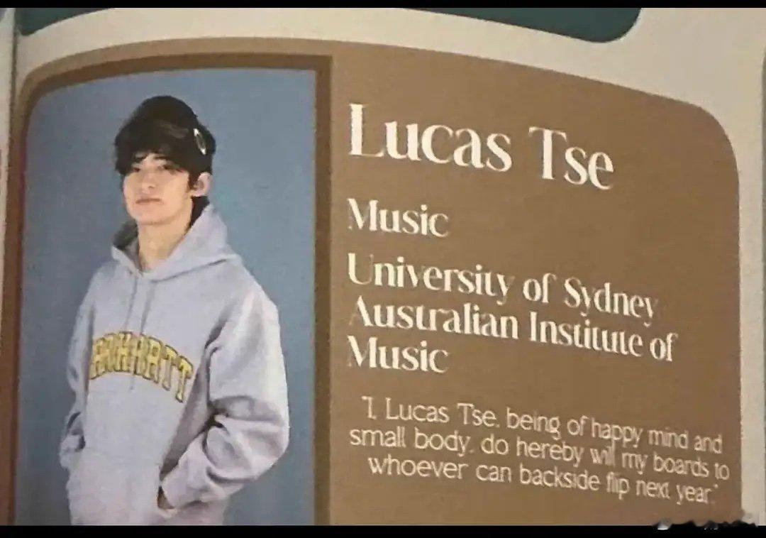 张柏芝大儿子入学照张柏芝大儿子大学照，真的很像年轻时候的谢霆锋！张柏芝大儿子大学