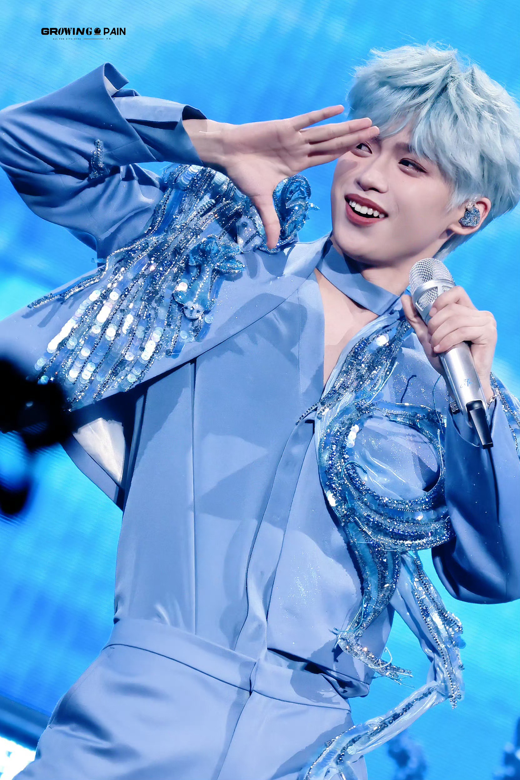 梓渝 zy梓渝科颜氏品牌青春代言人 如果花吹到你耳畔那你可知道我在诉说爱