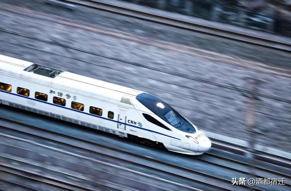 期盼高铁通达，是百姓对便捷出行、家乡发展的质朴心愿，合情合理，理应得到尊重。高铁