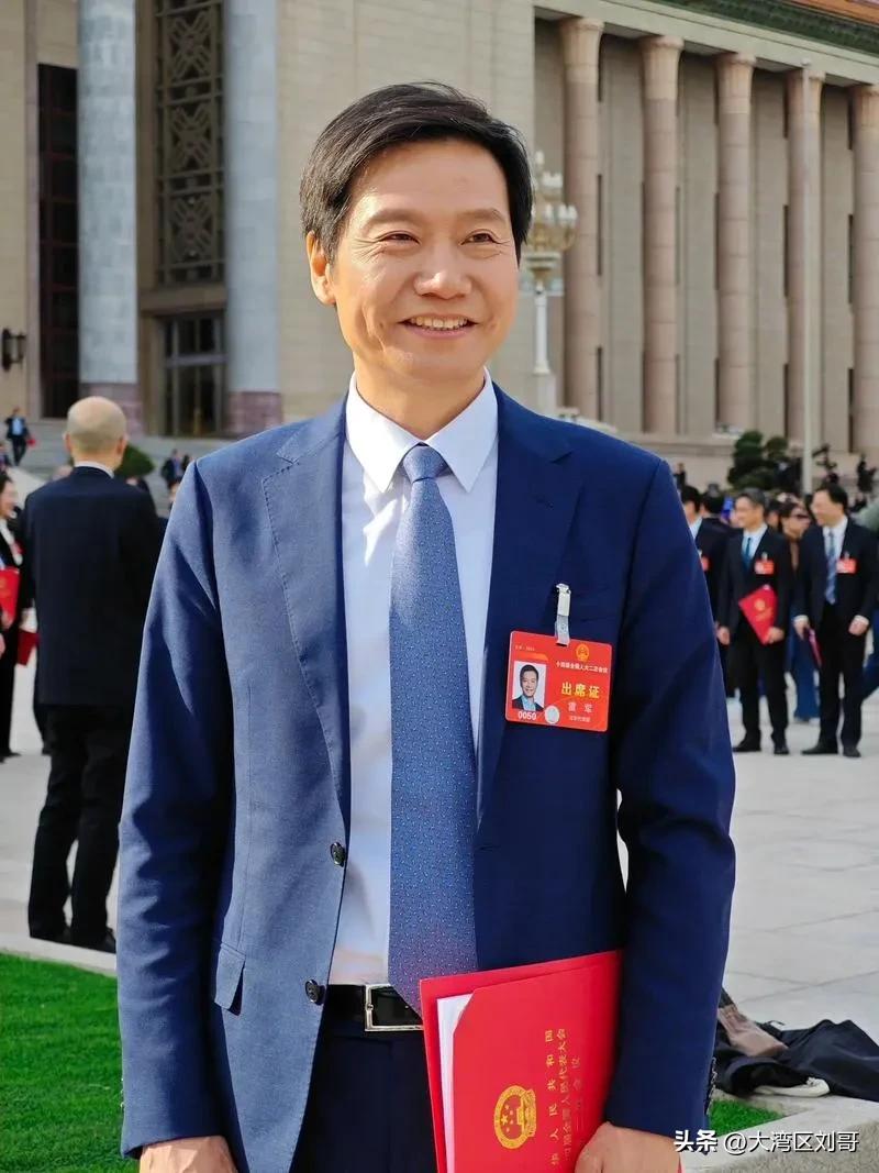 当初咬马云的那群疯狗现在又开咬军了。记住：狗一旦疯了吃药打针都无济于事唯有弄死它