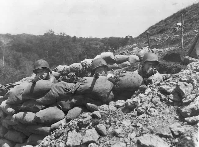 1942年9月14日，瓜达尔卡纳尔岛，黎明破晓，血岭之上，日军的进攻彻底溃败。我