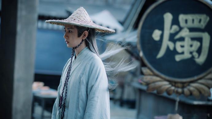 成毅谢淮安版元宵贺图  成毅祝大家元宵阖家团圆  看到成毅的贺图，谢淮安仿佛在向