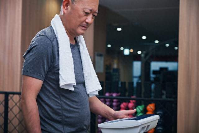长不长寿，先看体重？上了70岁到底多少体重最好？医生告诉你答案