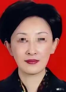 又揪出一个巨贪金额高达9.7亿元。首富夫人跨境逃亡失败了
这位落网者是57岁的郝