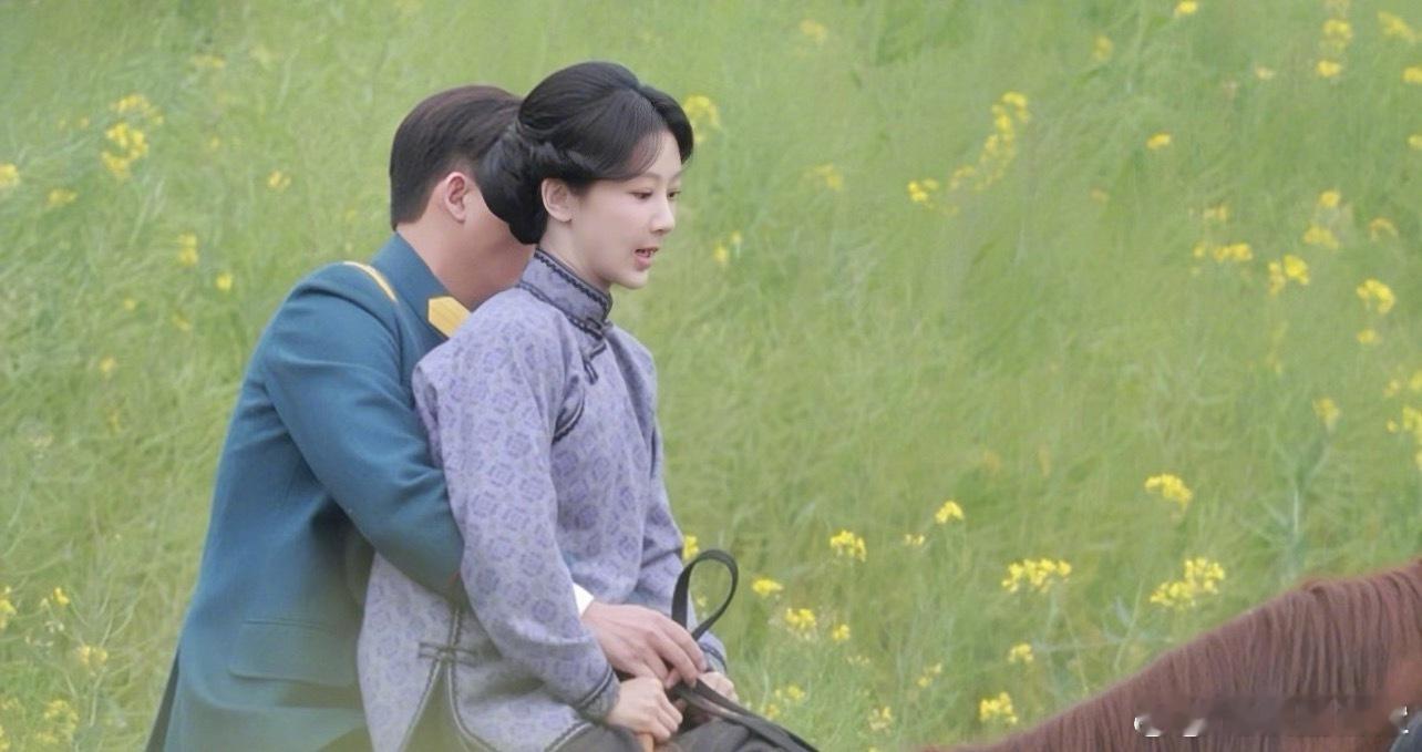 杨紫、欧豪《玉兰花开君再来》路透紫妹瘦了好多，欧豪怎么胖了，发福了吗？ 