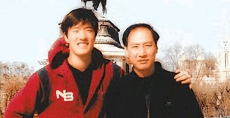 刘翔发文祝孙海平教师节快乐
特意查了下孙海平的资料
不查不知道，细差之下才发现，