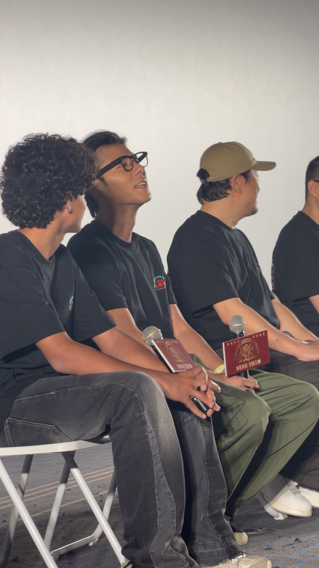 蒋奇明沈腾蒋奇明带孩子的两种画风 豹豹猫猫的梗在路演花絮完美应验，蒋奇明温柔治愈