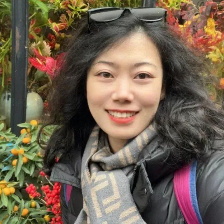 人们说:人是三年才学会说话，但要学会闭嘴却需要一辈子。如今我对这句话深有感触，也