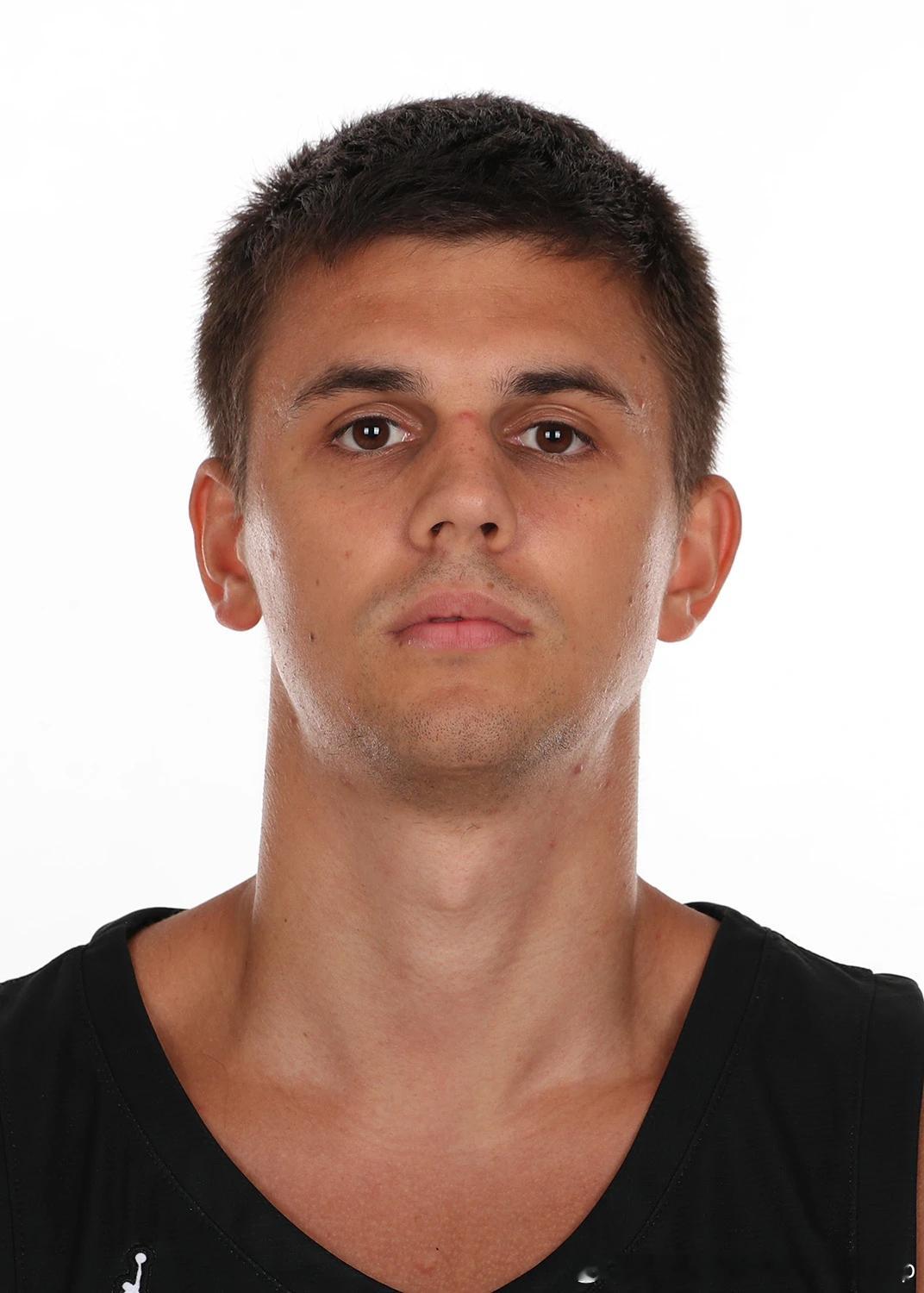 辛辛那提大学新赛季这套阵容真的太喜欢了，必须关注起来ncaa男篮NBA[超话]2