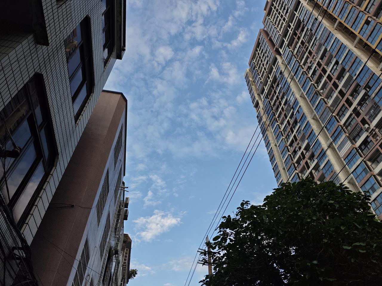 人与人一旦不在同频，逻辑和道理根本无法互通。你条理清晰、句句中肯，在对方眼里只会
