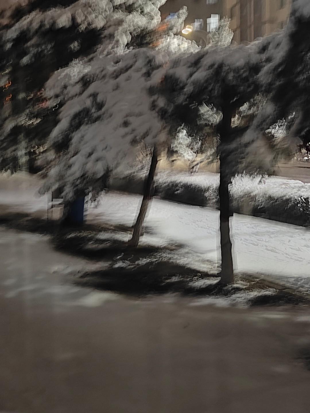 这个话题很适合做健康养生类内容
 
1. 冬日生活打卡季 天冷更要护好关节！注意