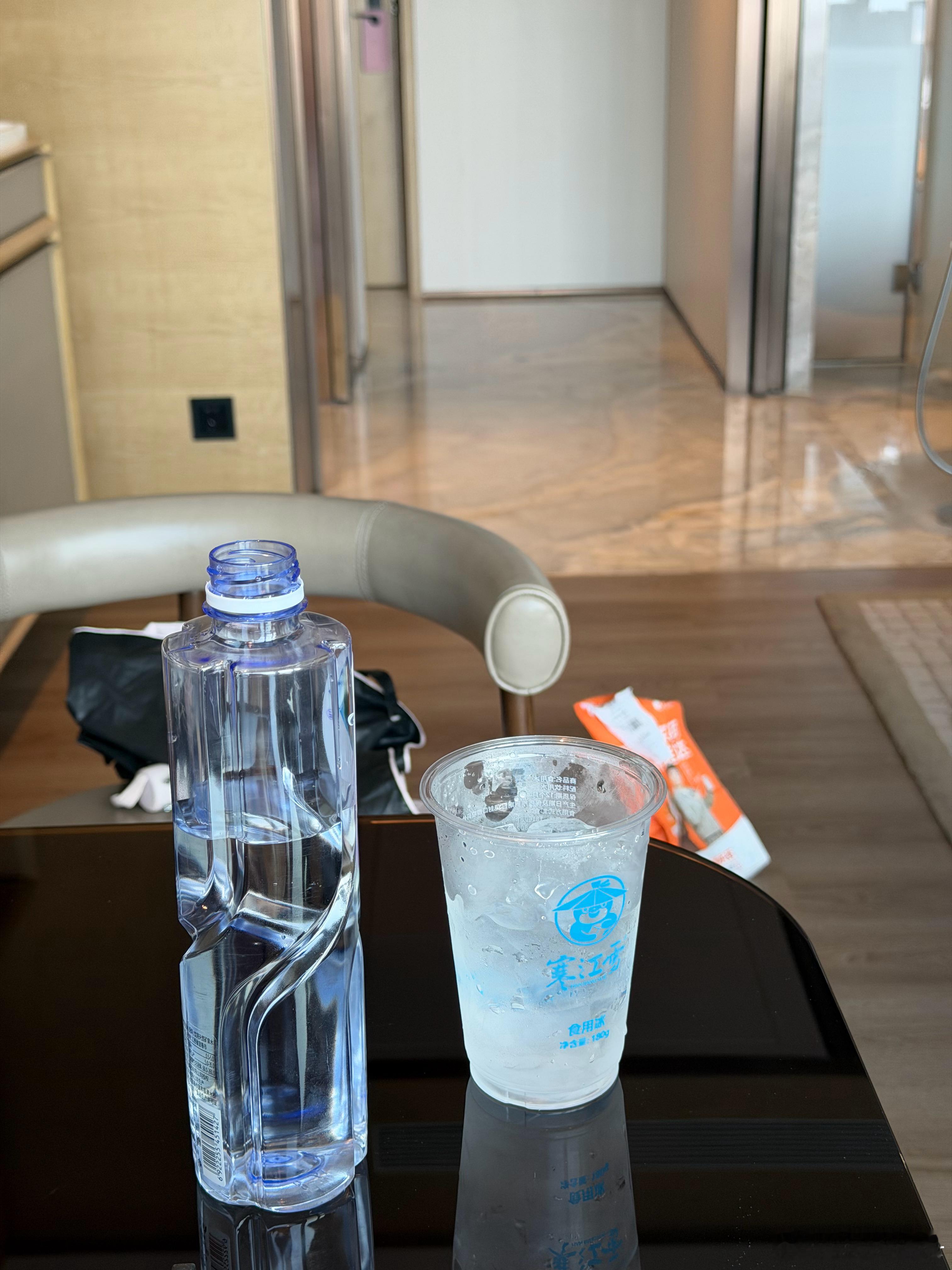 只想喝冰水 于是： 